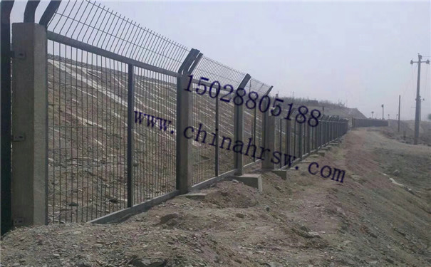 河北高鐵防護網(wǎng)廠家 河北高鐵防護網(wǎng)廠家