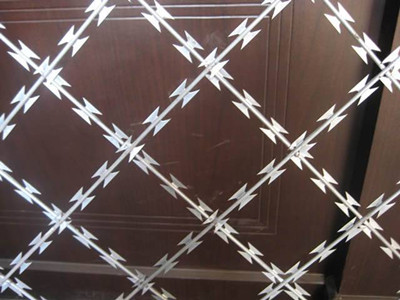 直線型刀片刺繩 直線型刀片刺繩