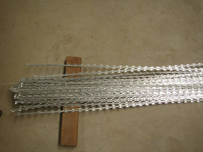 直線型刀片刺繩 直線型刀片刺繩